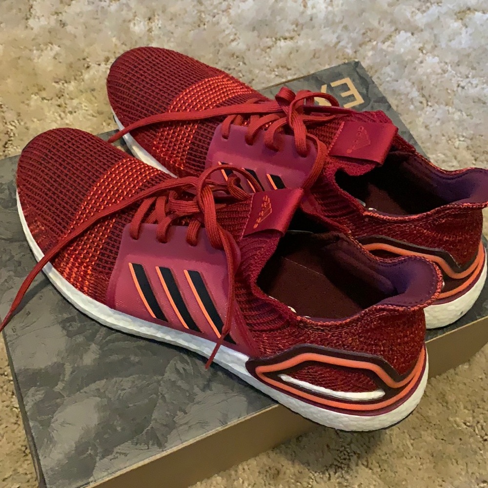 Adidas Boost athletic show size 13